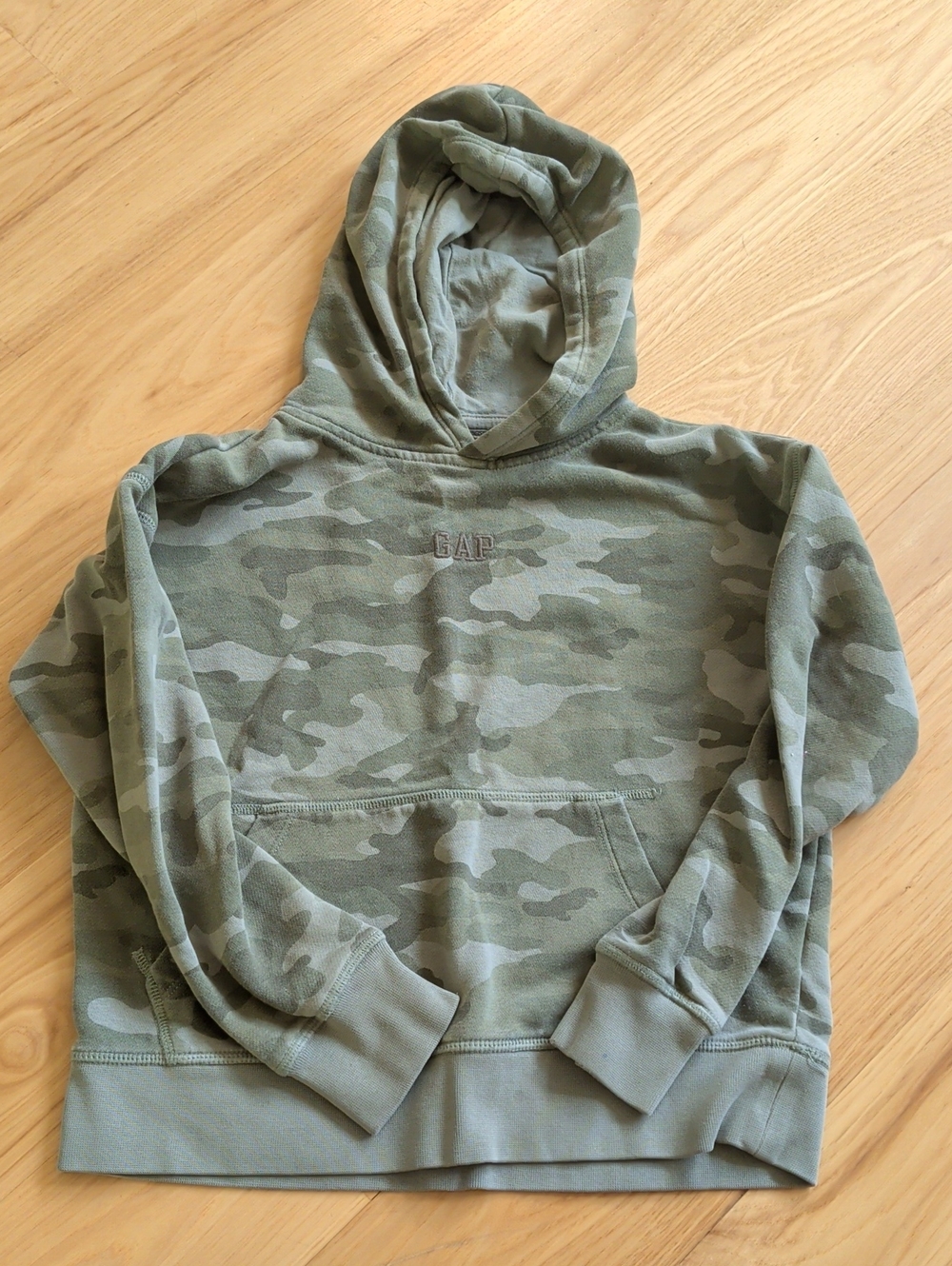 GAP Boy's Olive Green Camo Pullover Hoodie • Size Medium (8)